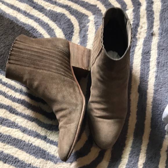 VINCE | Taupe Hader Bootie - Picture 2 of 6